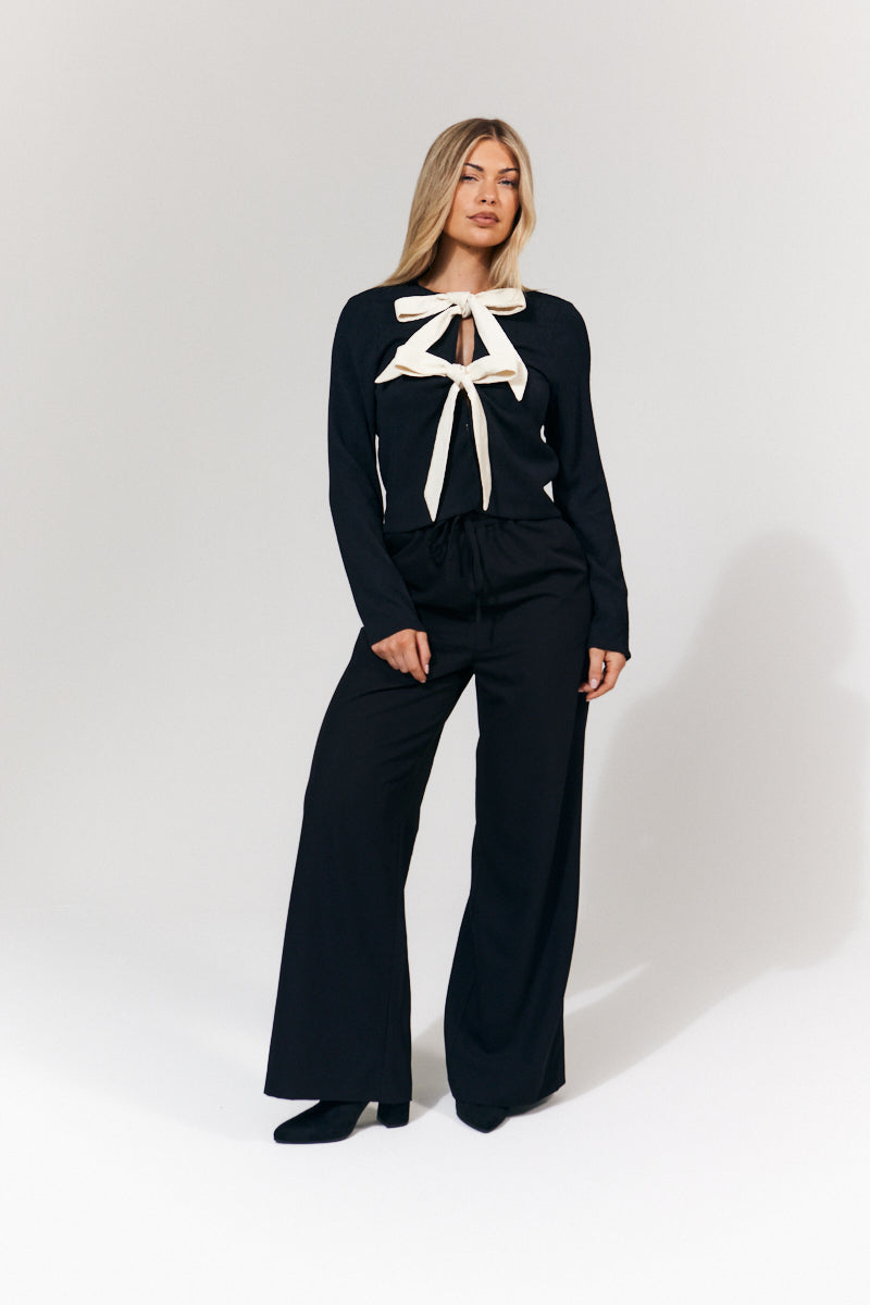 Tie Front Contrast Bow Top