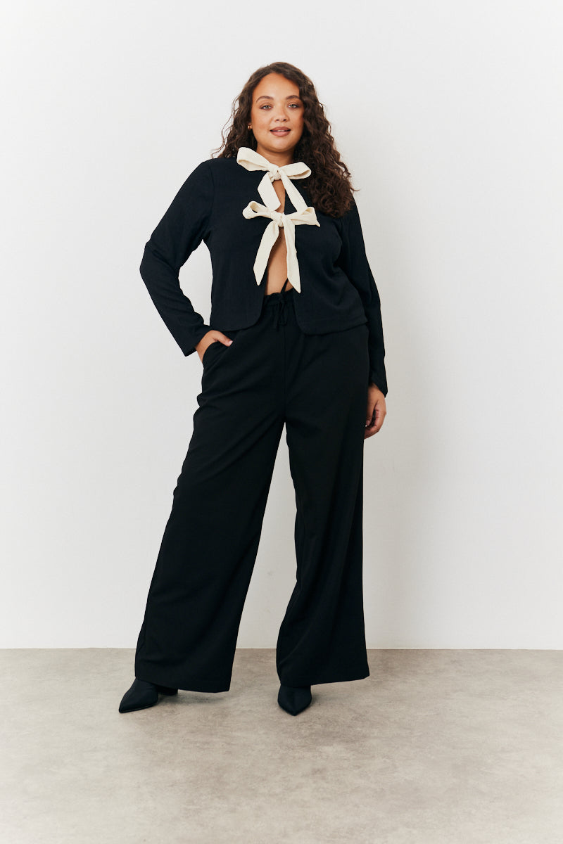 Tie Front Contrast Bow Top